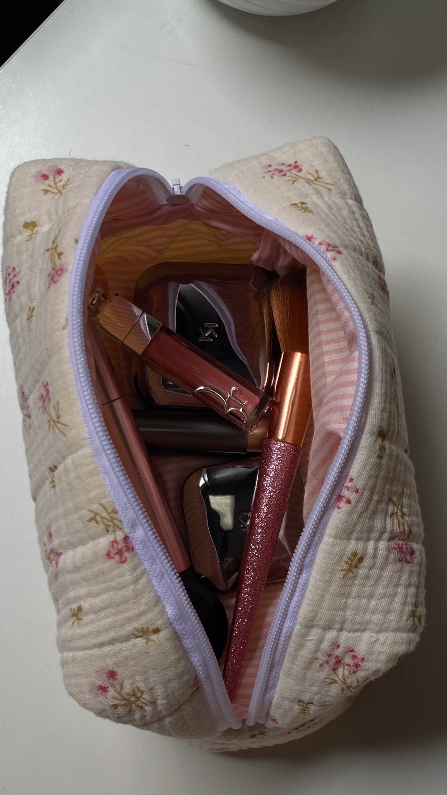 Flory pouch