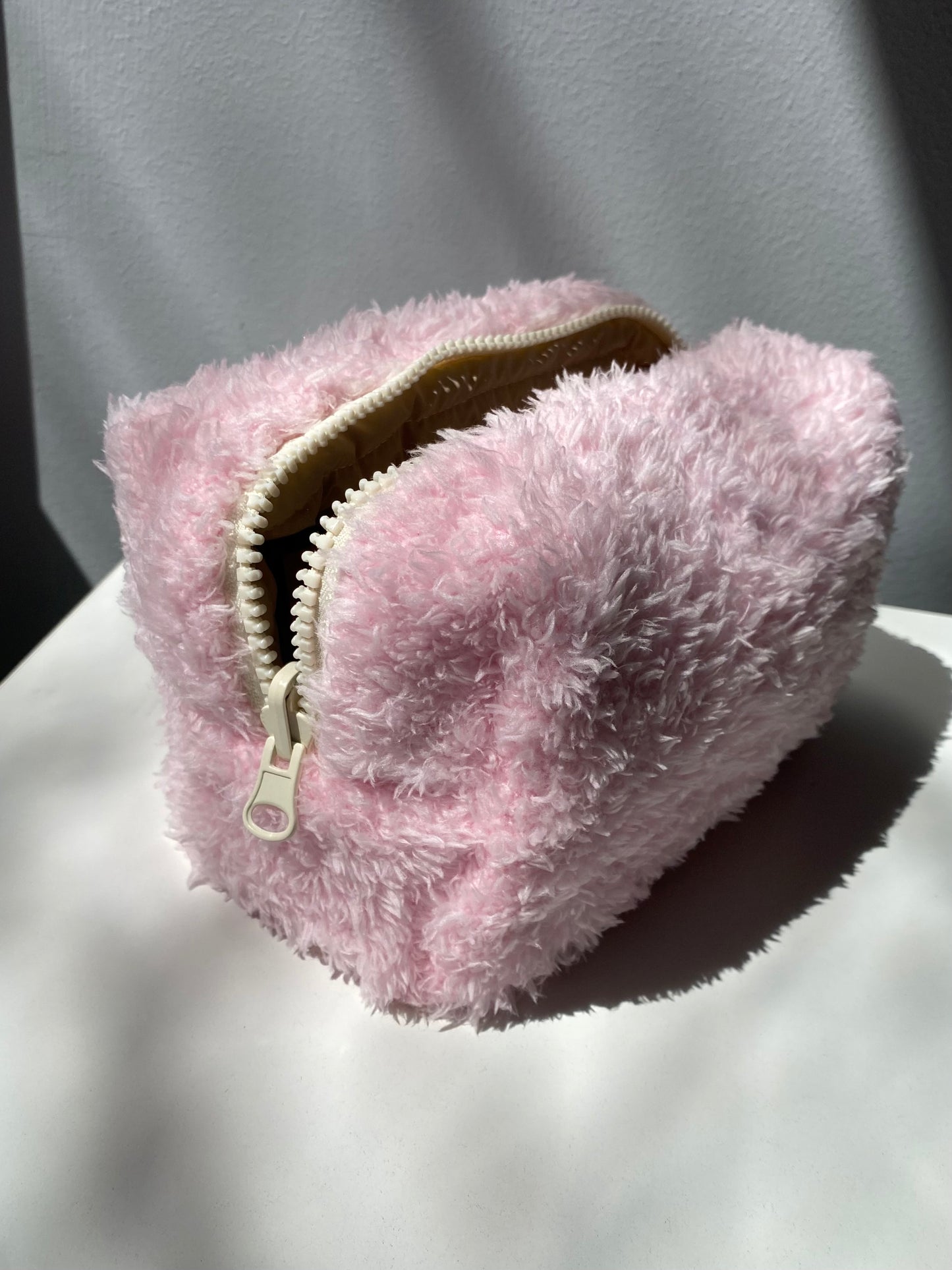 Pink fur pouch🎀🤍