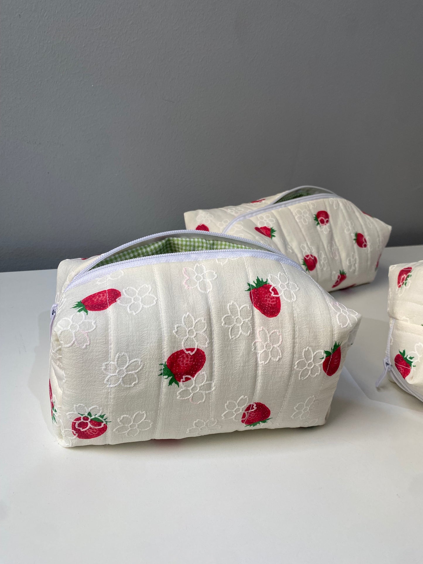Strawberry pouch🍓