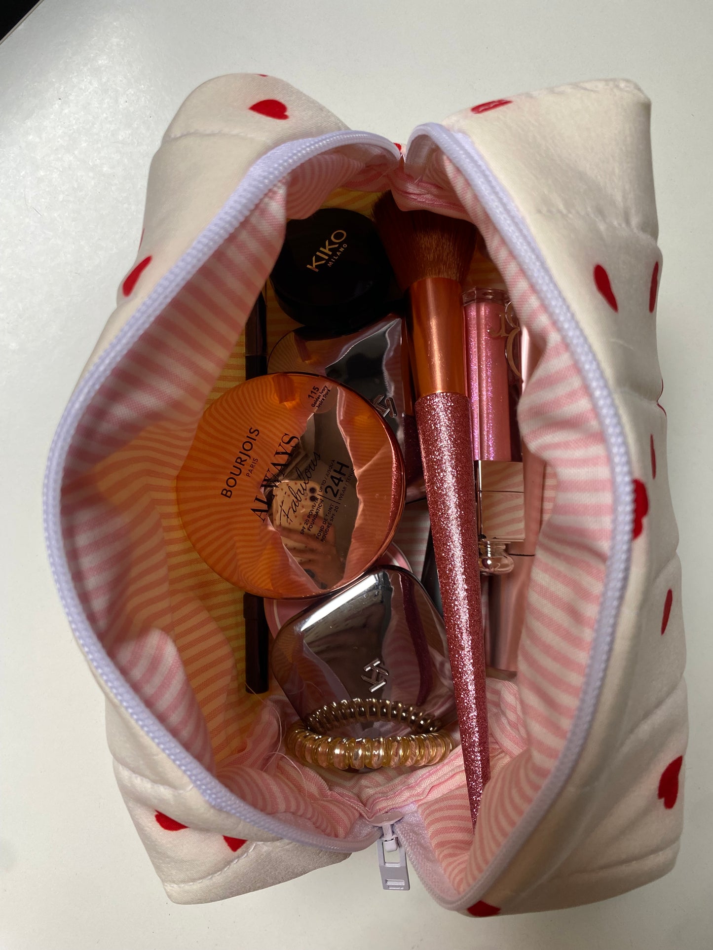 Red heart pouch♥️